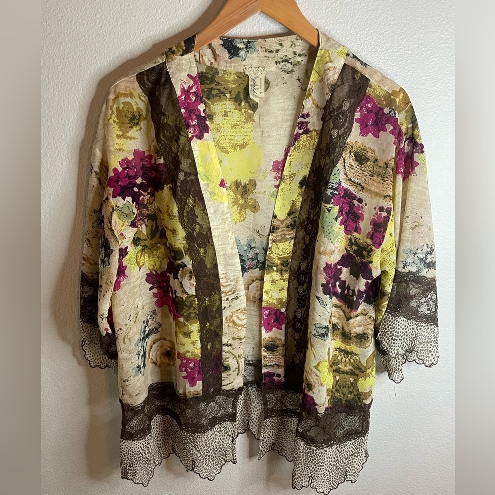 GIMMICKS BY BKE Kimono Top size Large lace trim Beach Vacation Party Cruise L‎